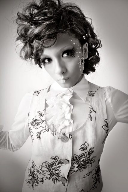 2011 photo mitsugu kumagai model:maiko kawakami